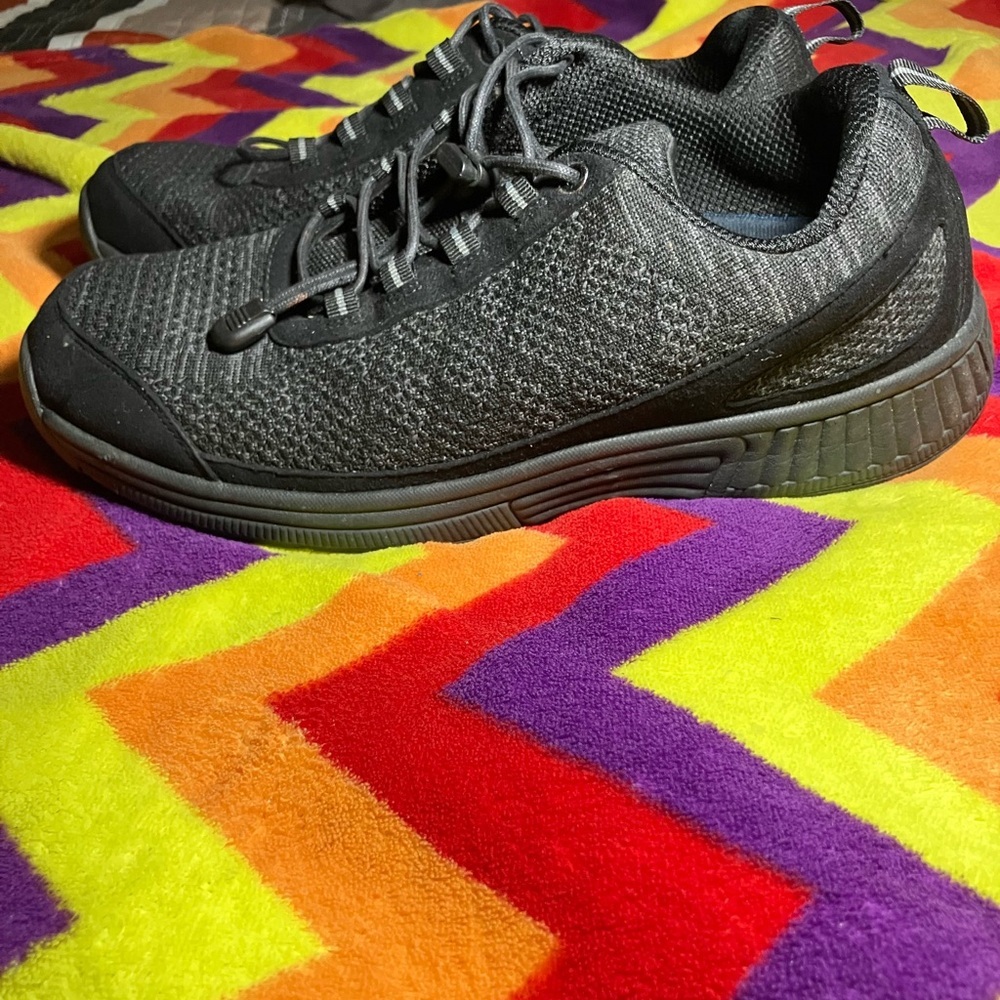 Orthofeet 633 Lava No Tie Black Orthotic Knit Sneakers Shoes Mens size 11.5